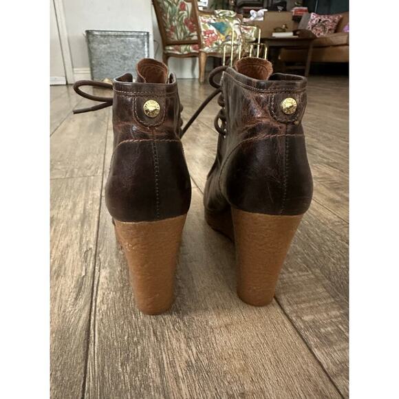 Michael Kors Women's Brown Leather Lace Up Wedge Ankle Booties Size 7.5 - Picture 4 of 10